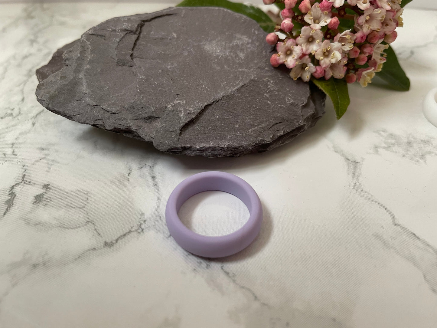 Lilac Silicone Rings for Women and Men, Smooth Wedding Bands Unisex Rings - 5mm