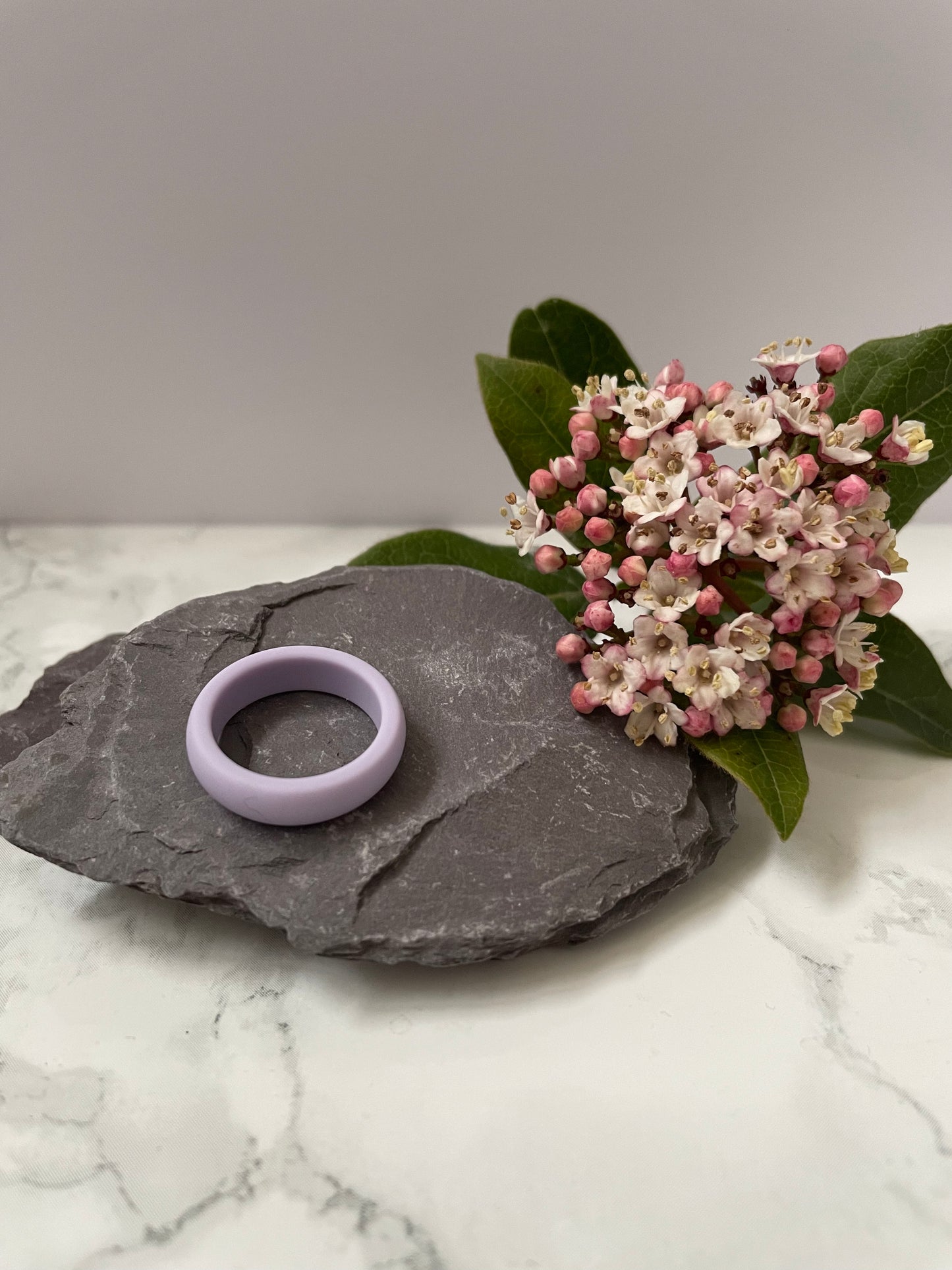 Lilac Silicone Rings for Women and Men, Smooth Wedding Bands Unisex Rings - 5mm